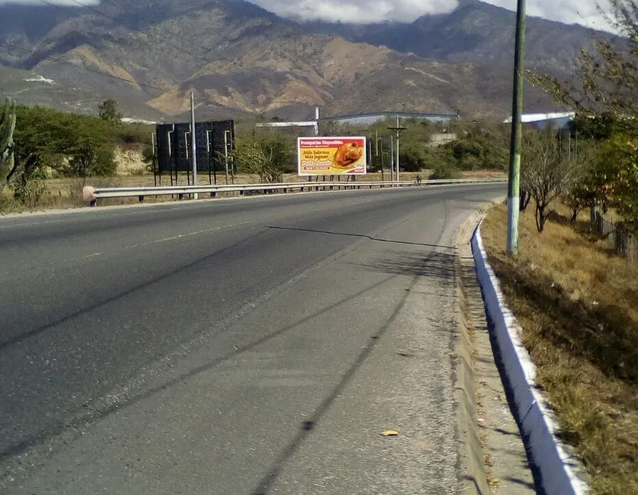Valla AT-121 - Km 128.6 a Río Hondo