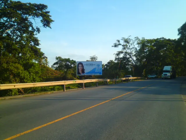 Valla AT-93 - Km 246.4 retorno de Puerto Barrios (Entrada)