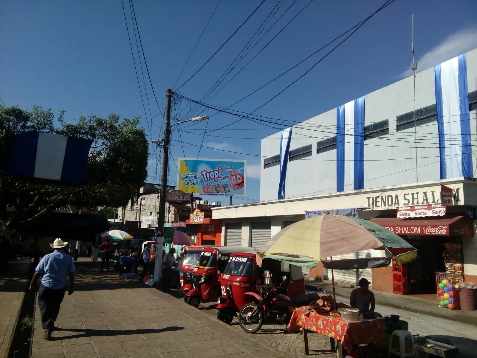 Valla CS-121 - 5ta Av 5-58 zona 1 Malacatán Parque Central